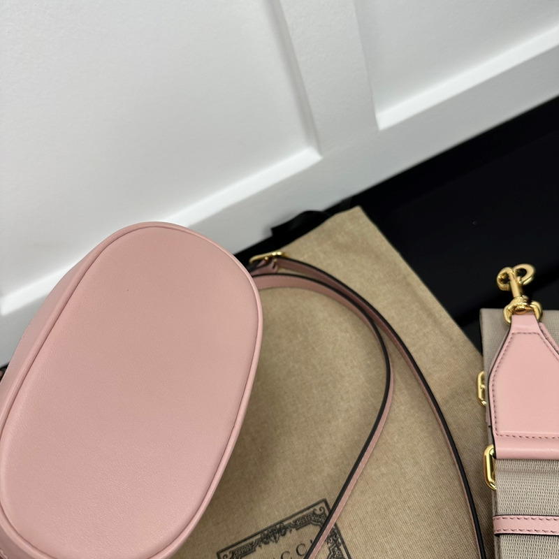 G*u*i gg matelassé leather bucket bag pink