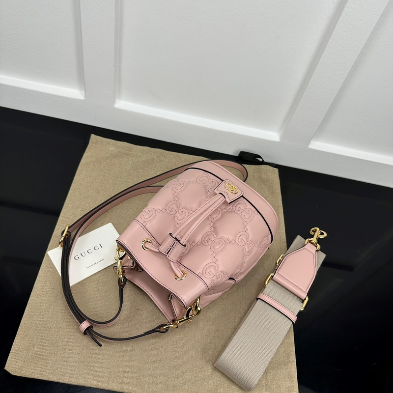 G*u*i gg matelassé leather bucket bag pink