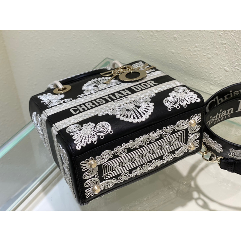 Medium Lady D-Lite Bag PERSONALIZE  Mediu Black and White Ornamental Cornely-Effect Embroidery