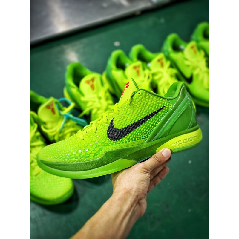 Nike Kobe 6 Protro Grinch Sneaker