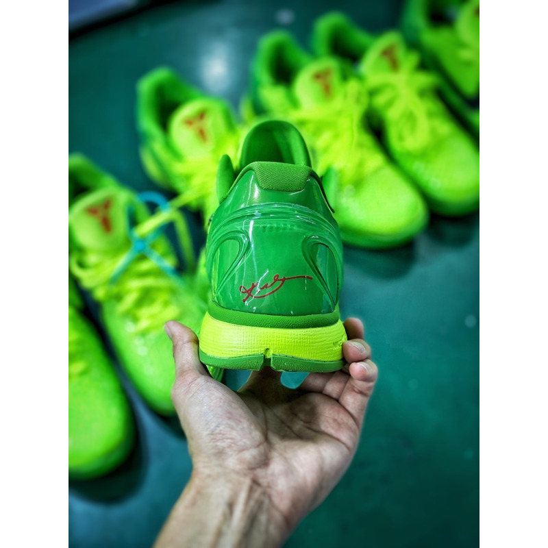 Nike Kobe 6 Protro Grinch Sneaker