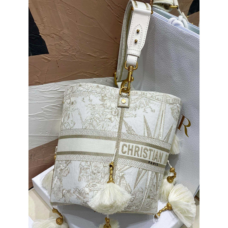 D*or medium d-bubble bucket bag beige