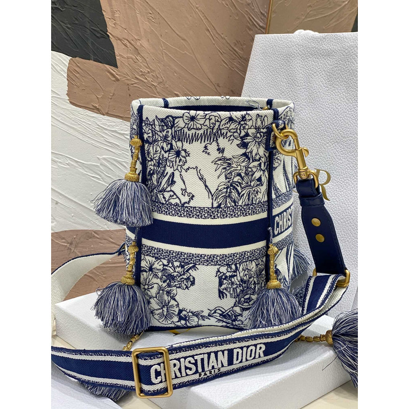 D*or medium d-bubble bucket bag blue