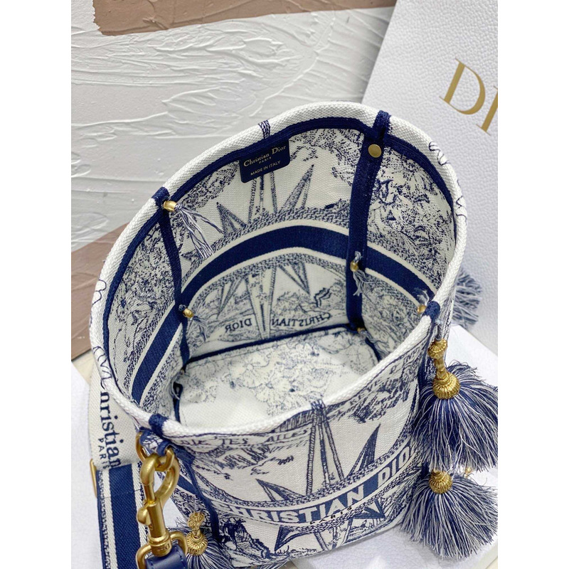 D*or medium d-bubble bucket bag blue