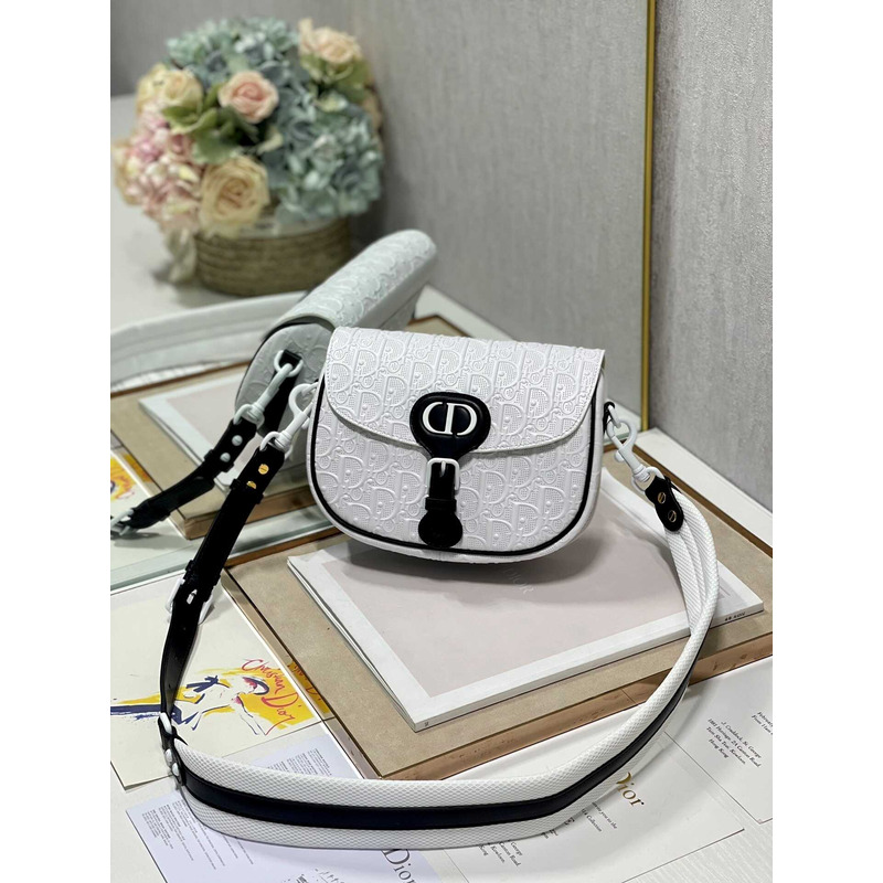 D*or bobby bag leather meduim white