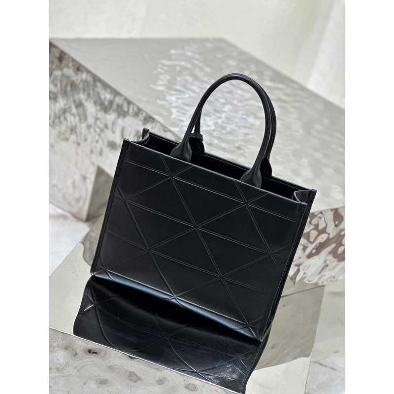 Pra*a medium leather handbag with topstitching black