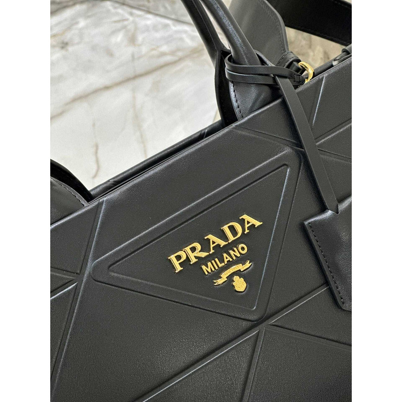 Pra*a small leather handbag with topstitching black