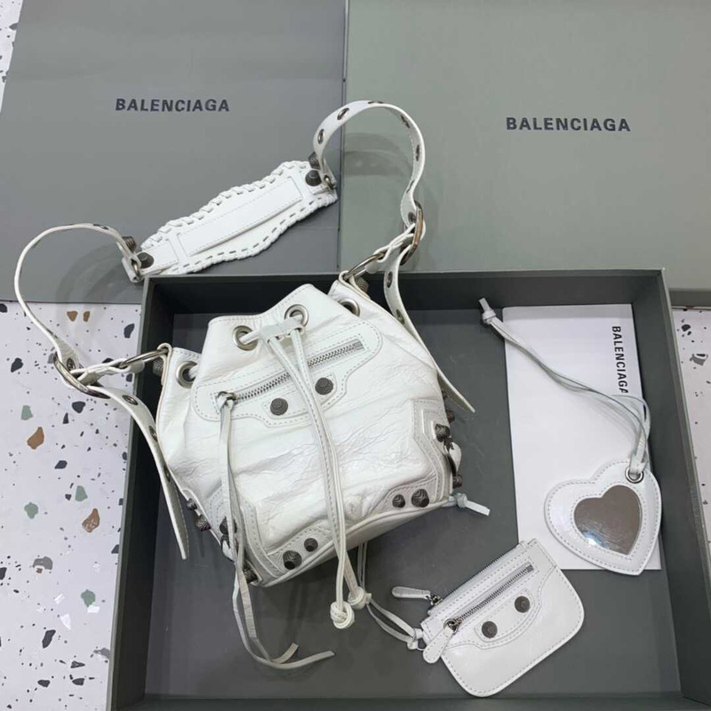 Ba*len*cia*ga le cagole xs bucket bag white