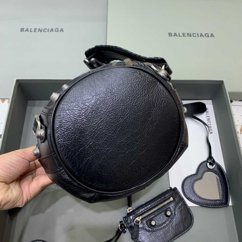 Ba*len*cia*ga le cagole xs bucket bag  black