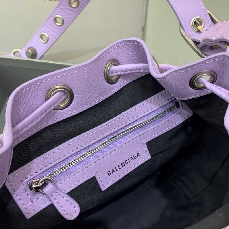 Ba*len*cia*ga le cagole xs bucket bag purple