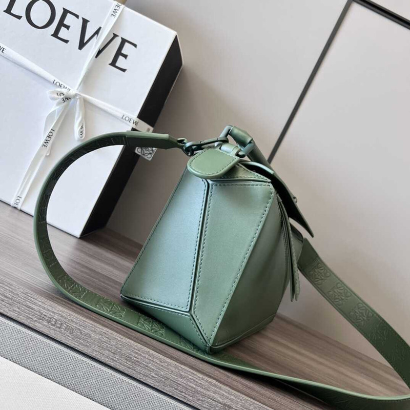 Loewe Small Puzzle Bag In Classic Calfskin Green