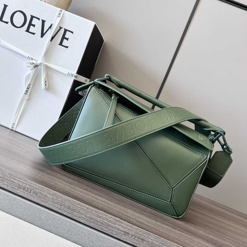 Loewe Small Puzzle Bag In Classic Calfskin Green