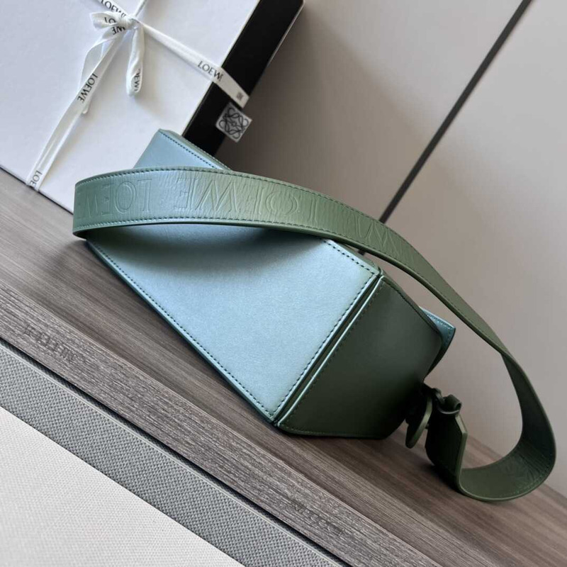 Loewe Small Puzzle Bag In Classic Calfskin Green