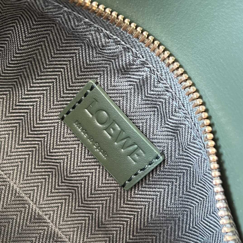 Loewe Small Puzzle Bag In Classic Calfskin Green