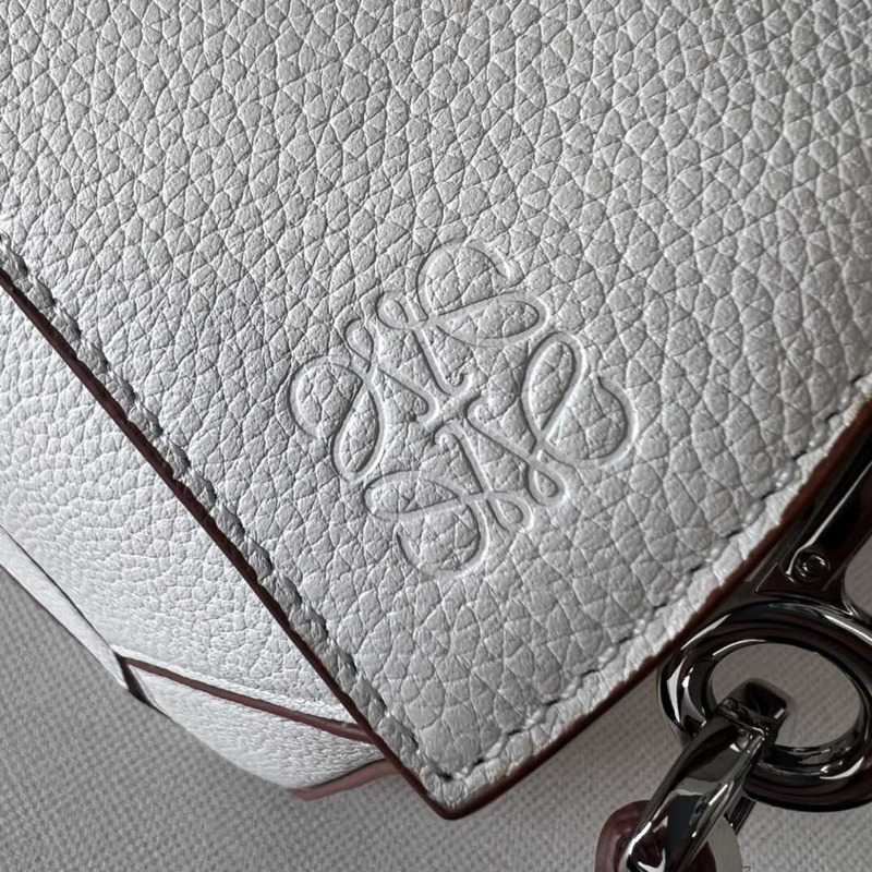 Loewe Small Puzzle Bag In Classic Calfskin White