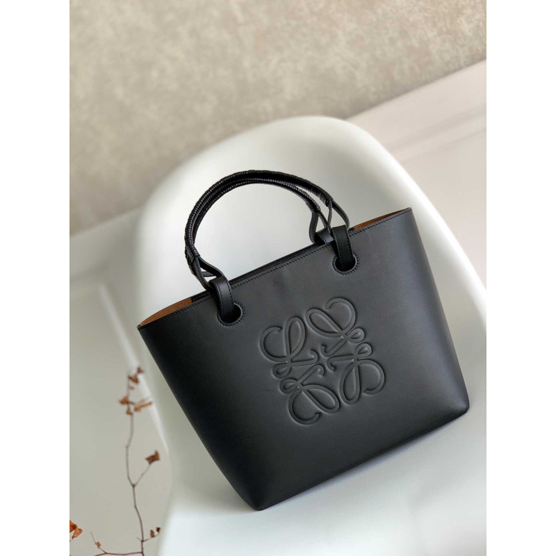 Loewe Small Anagram Tote In Classic Calfskin