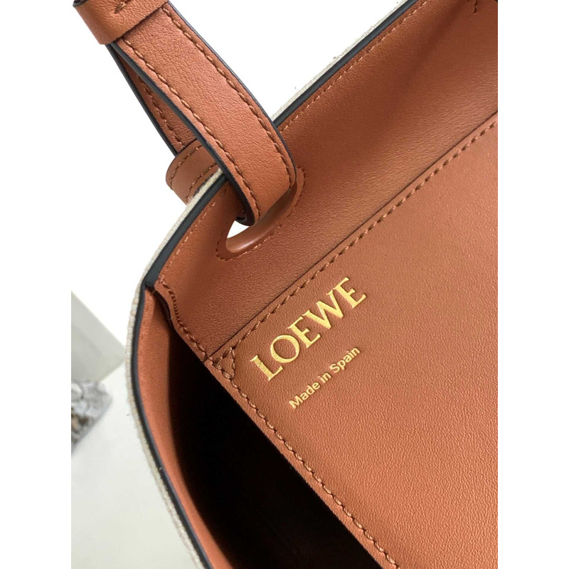 Loewe Small Anagram Tote In Classic Calfskin White