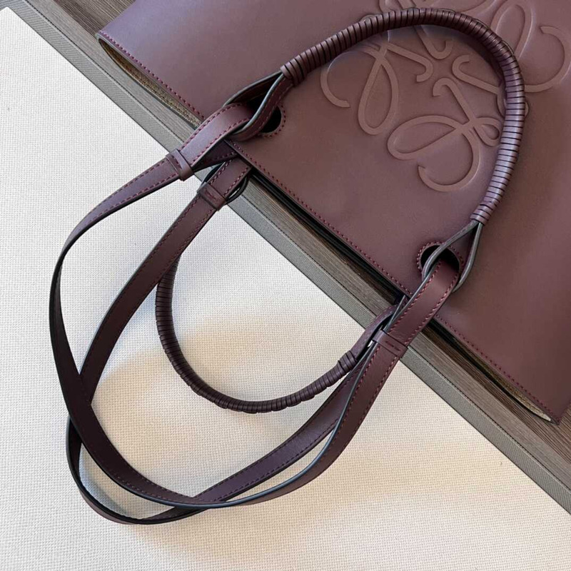 Loewe Small Anagram Tote In Classic Calfskin Purple