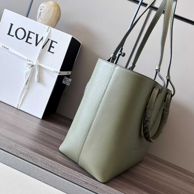 Loewe Small Anagram Tote In Classic Calfskin Green