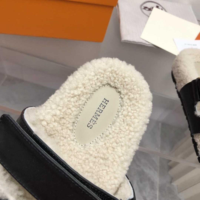 H**mes fur sandals black