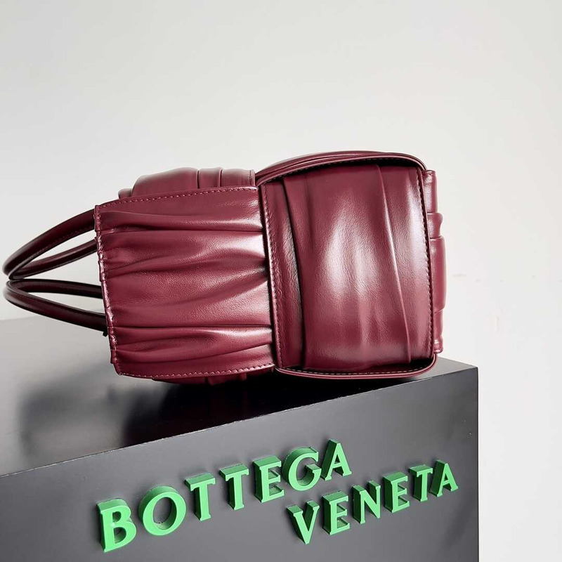 Bo*te*ga ve*ne*ta small arco tote burgundy red