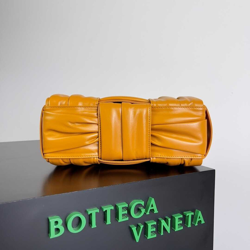 Bo*te*ga ve*ne*ta mini arco tote orange