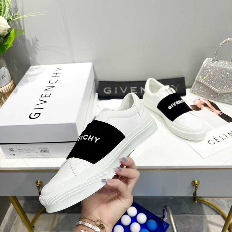 Givenchy Slip On Sneakers Black/White