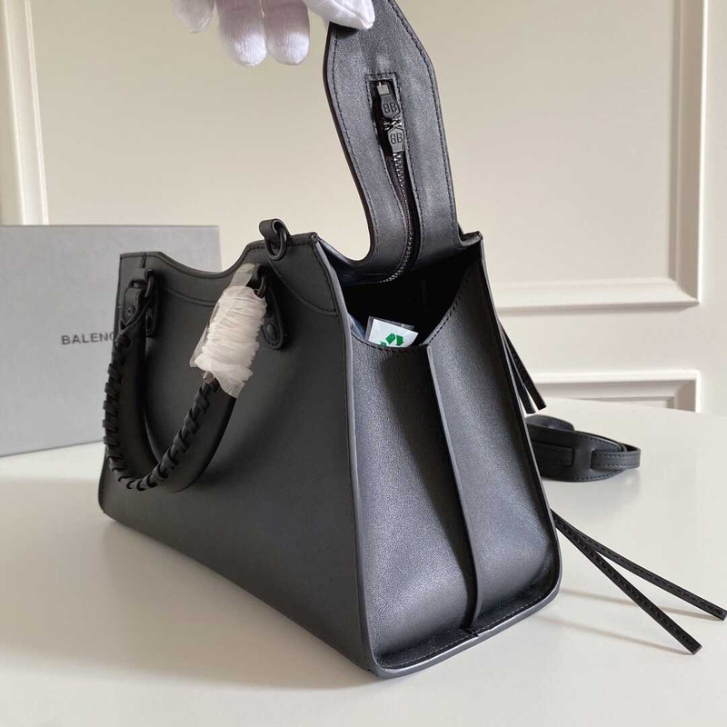 Ba*len*cia*ga neo city large tote bag in nero