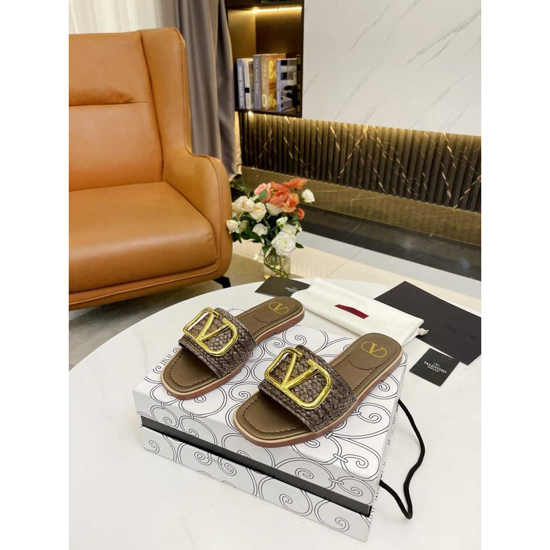 Valentino Garavani VLogo Signature Brown