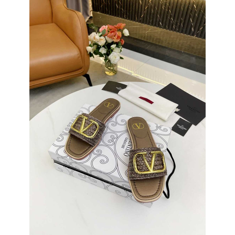 Valentino Garavani VLogo Signature Brown