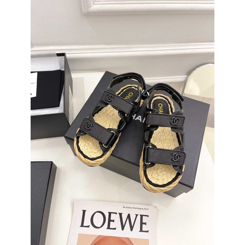 Ch*el woman\''s black logo falt sandals