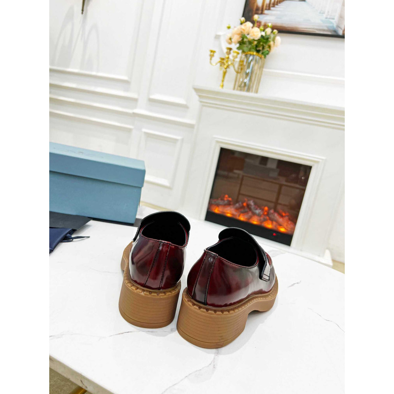 Pra*a leather flats brown