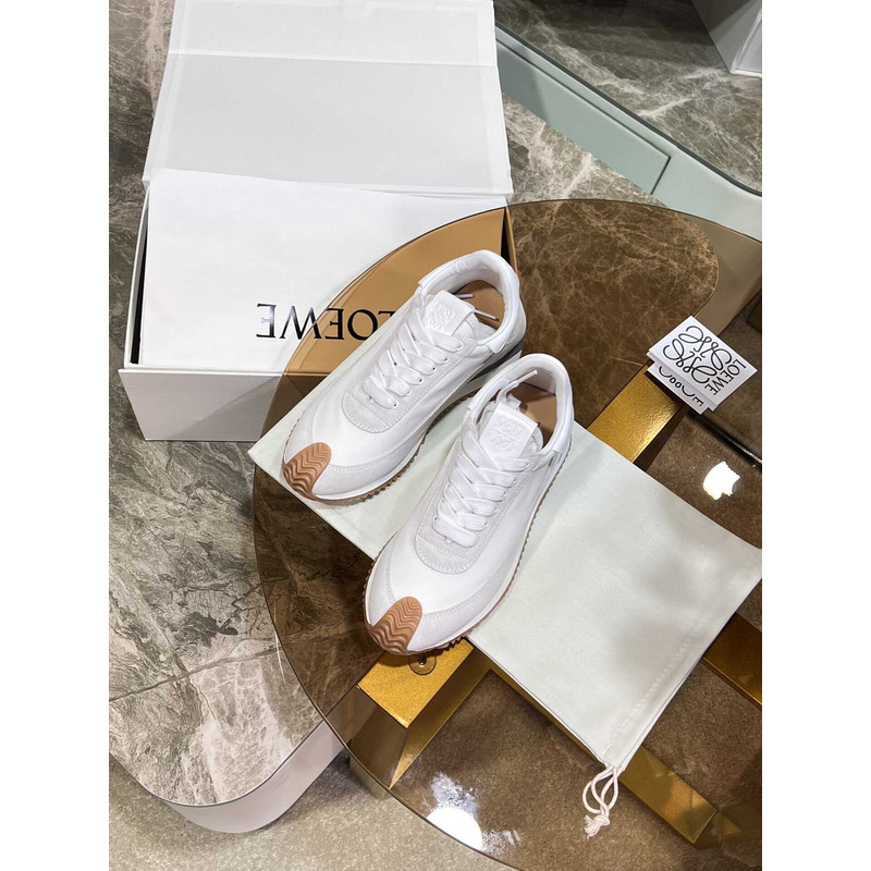 Loewe Sapata Flow Runner White Sneakers