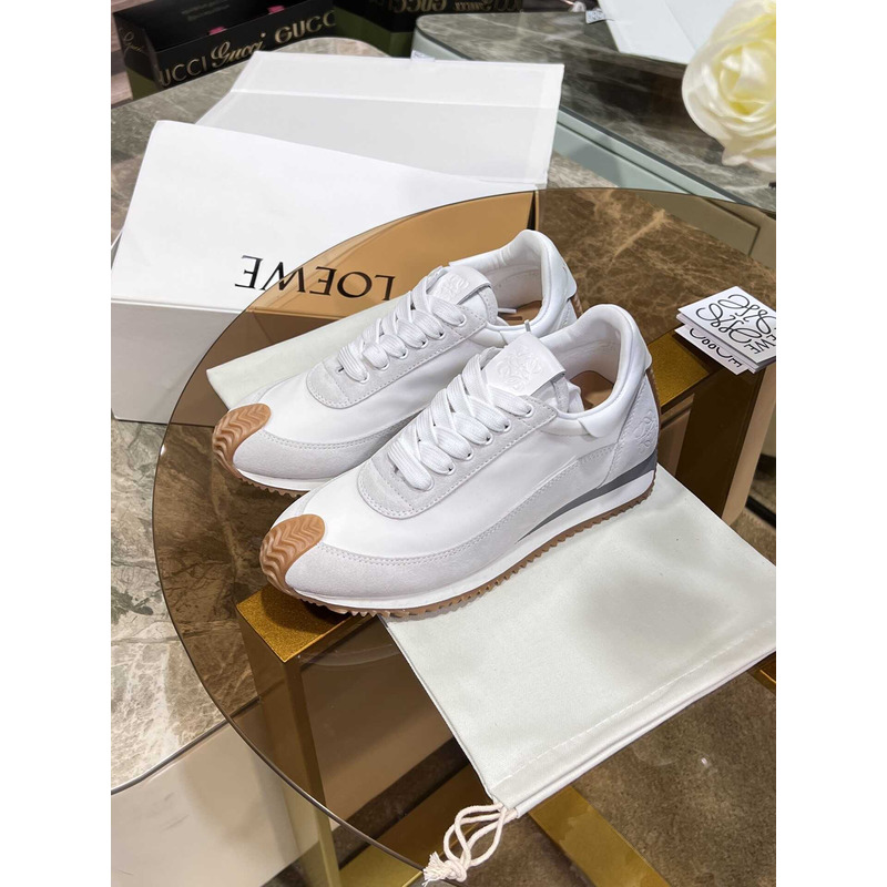 Loewe Sapata Flow Runner White Sneakers