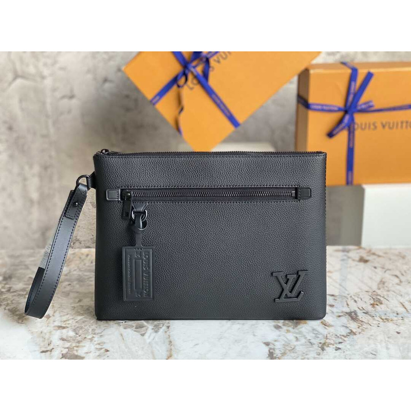 l**is V*t*n takeoff handbag black