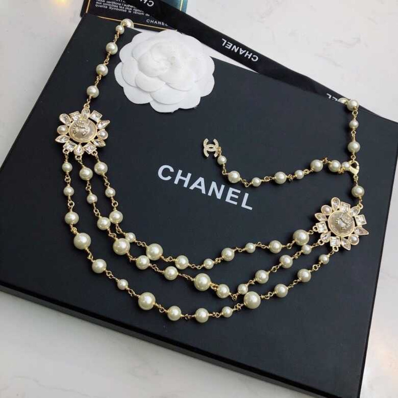 Ch*el  long necklace gold pearl