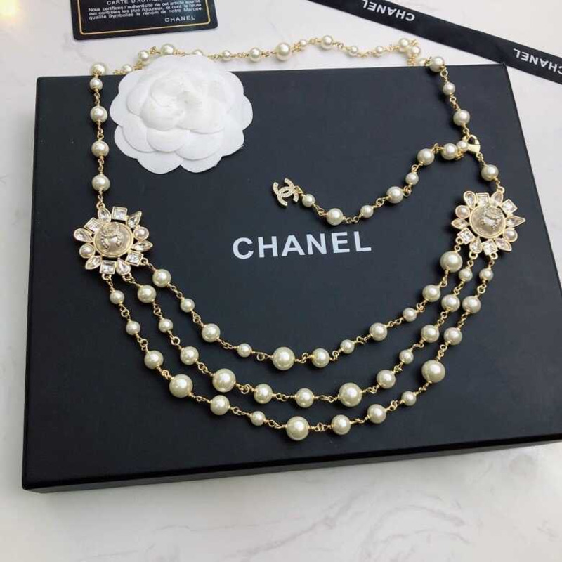 Ch*el  long necklace gold pearl