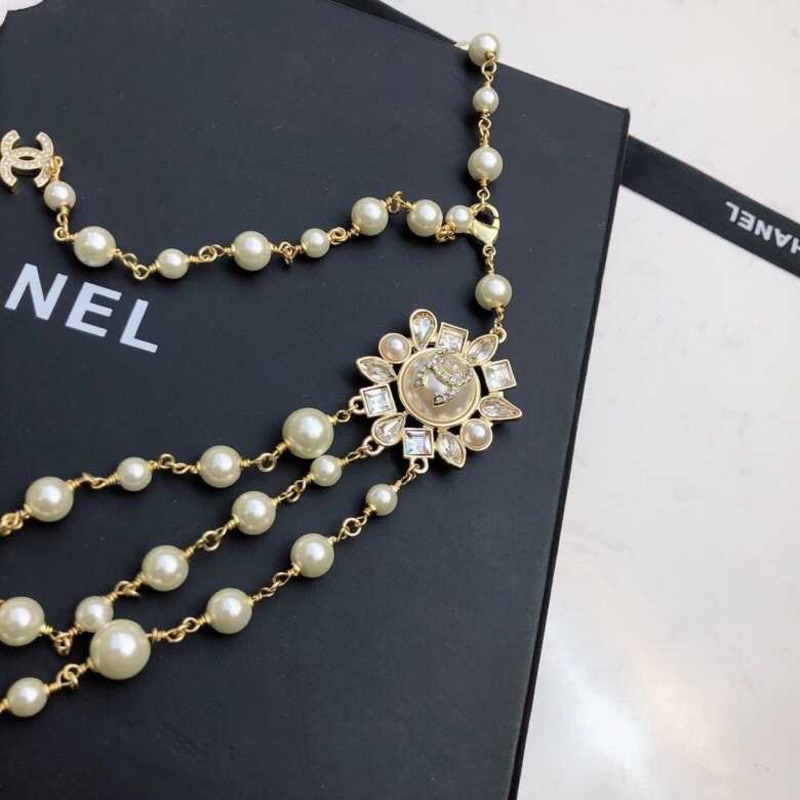 Ch*el  long necklace gold pearl