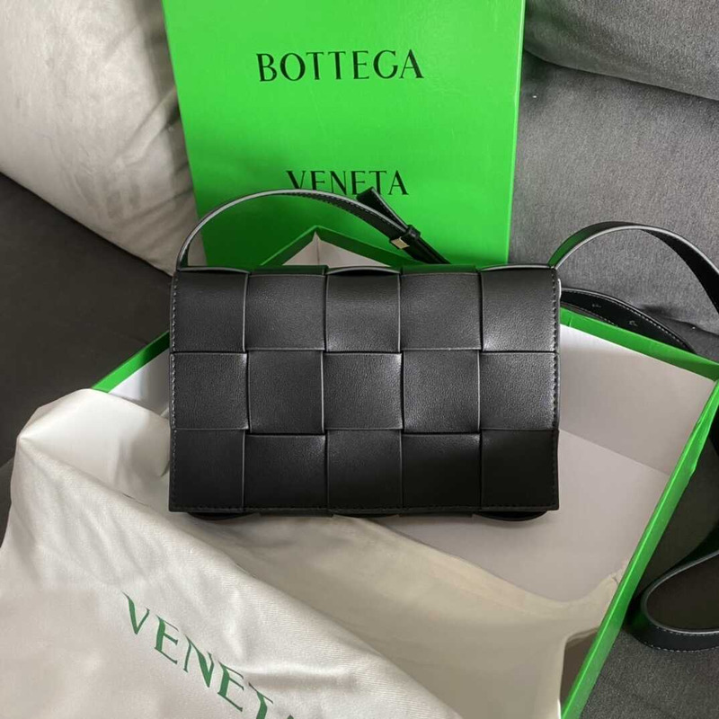 Bo*te*ga ve*ne*ta shoulder bag black