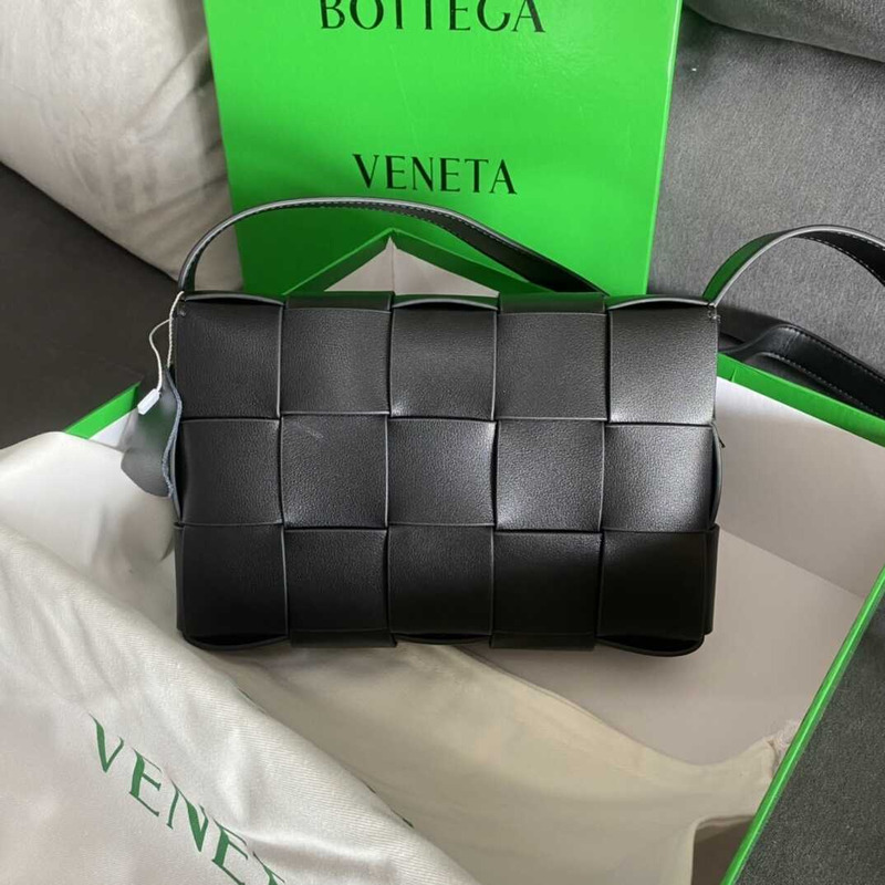 Bo*te*ga ve*ne*ta shoulder bag black