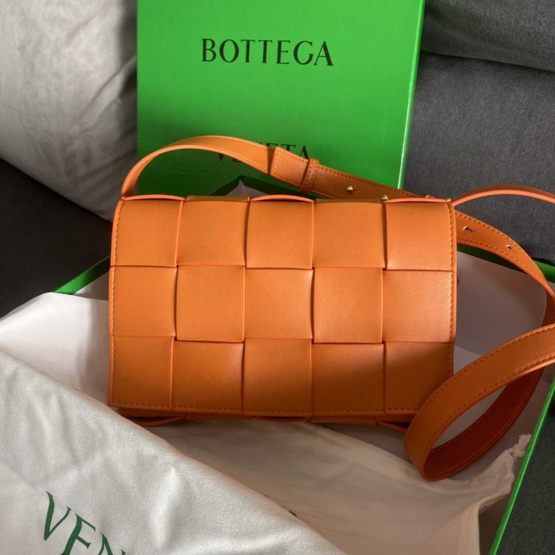 Bo*te*ga ve*ne*ta shoulder bag orange