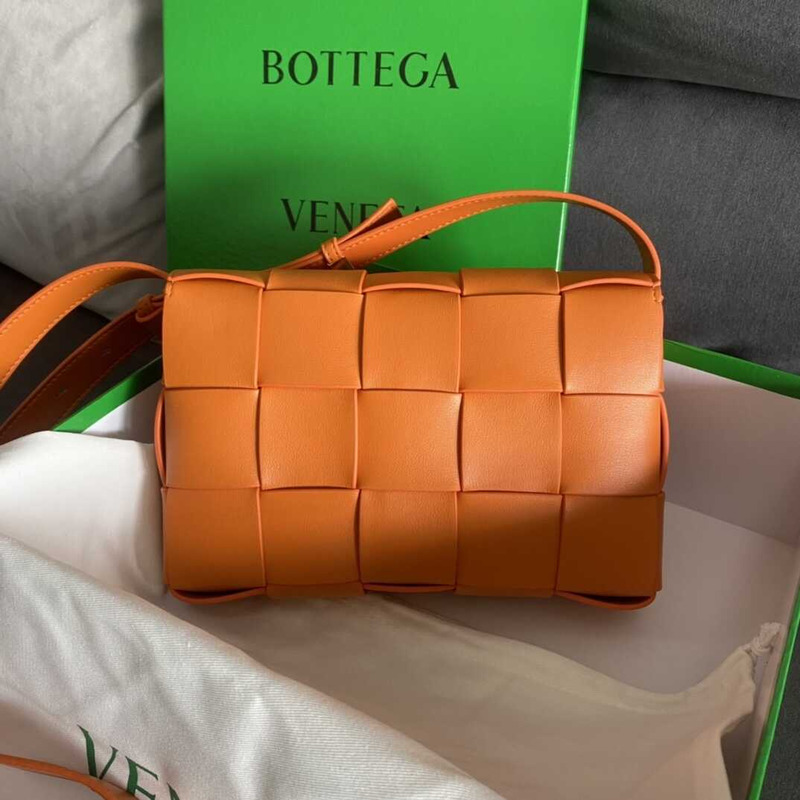 Bo*te*ga ve*ne*ta shoulder bag orange