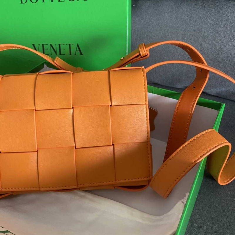 Bo*te*ga ve*ne*ta shoulder bag orange