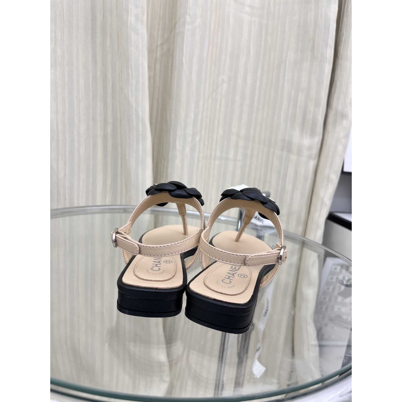 Ch*el black & cream camellia flower jelly sandals beige