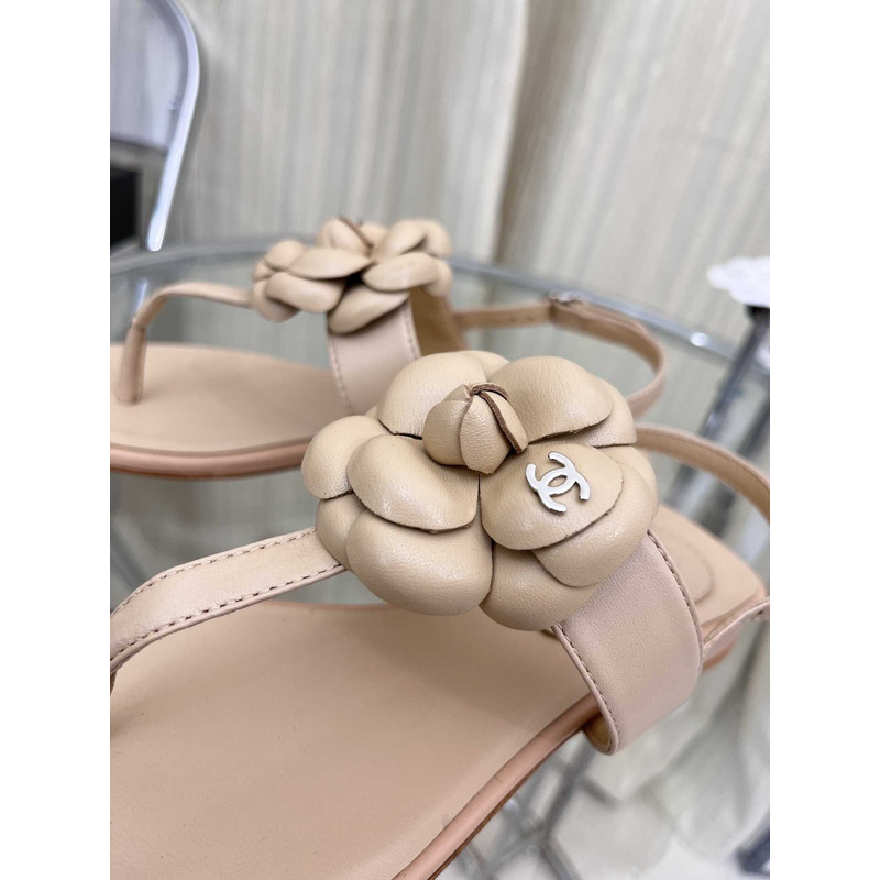 Ch*el beige& cream camellia flower jelly sandals beige