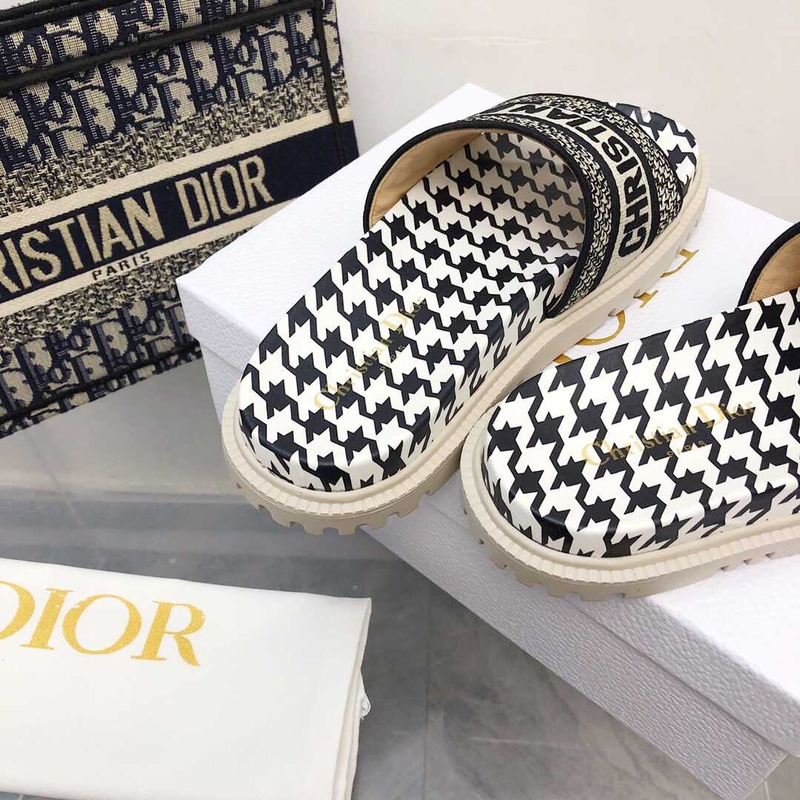 D*or leather sandals black&white