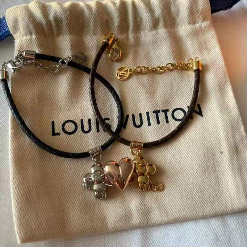 l**is V*t*n vivienne amour bracelet