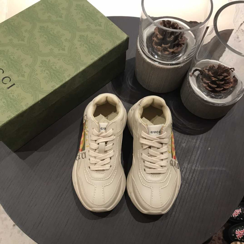 G*u*i  rhyton logo ivory kids sneakers