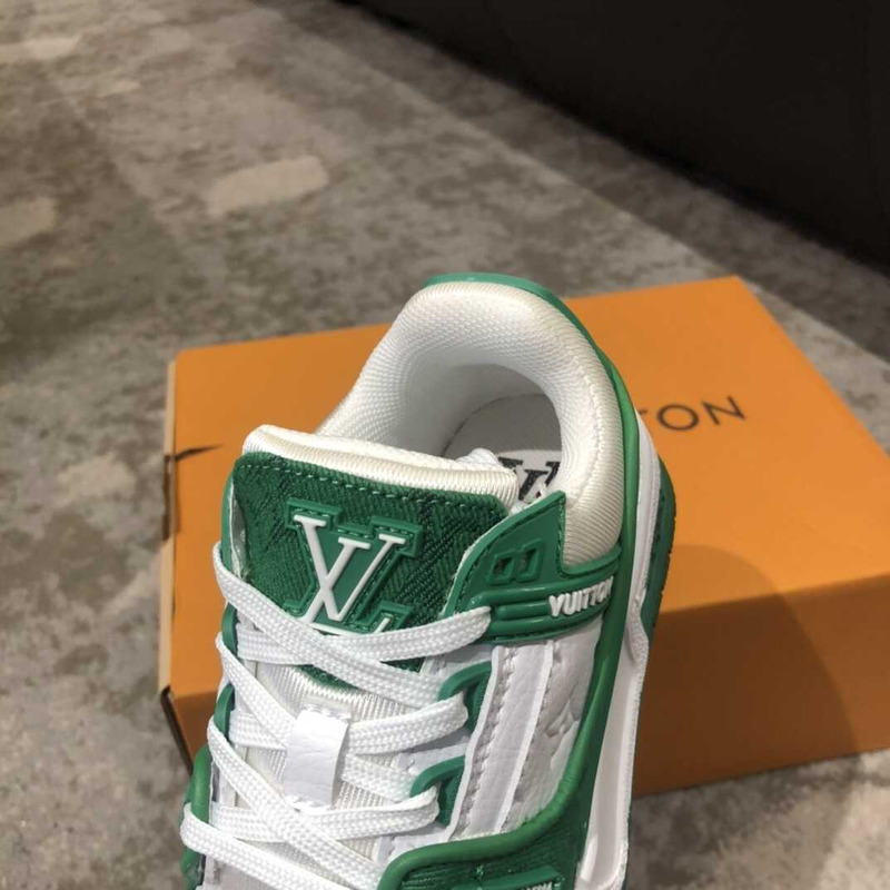 l**is V*t*n kids trainer line sneakers green&white