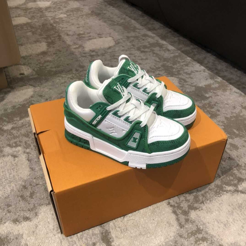 l**is V*t*n kids trainer line sneakers green&white